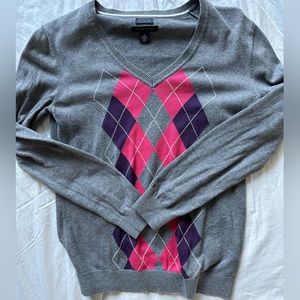 Gray chevron sweater from Tommy Hilfiger. Size M
